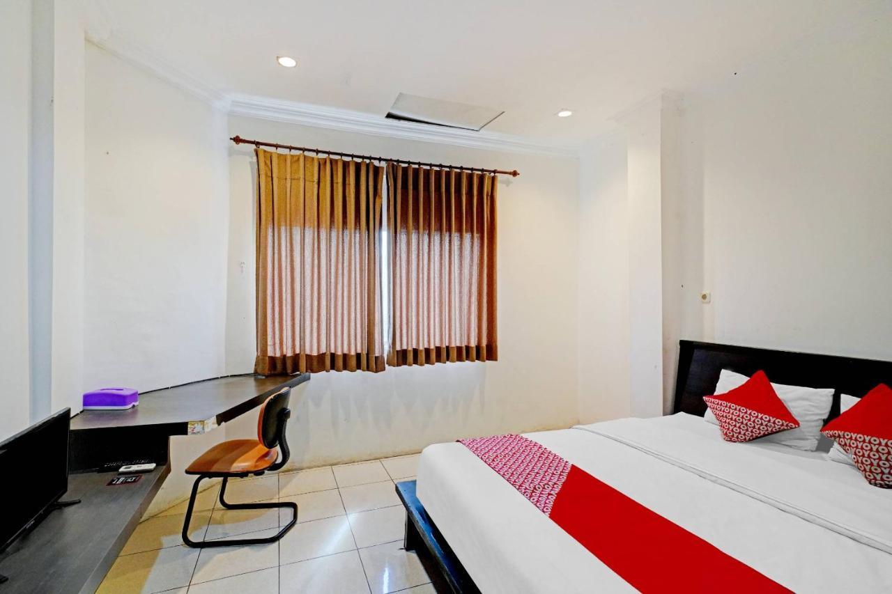 Oyo 90450 Sentra Inn Medan Luaran gambar