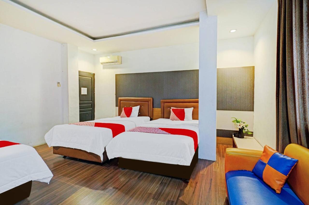 Oyo 90450 Sentra Inn Medan Luaran gambar