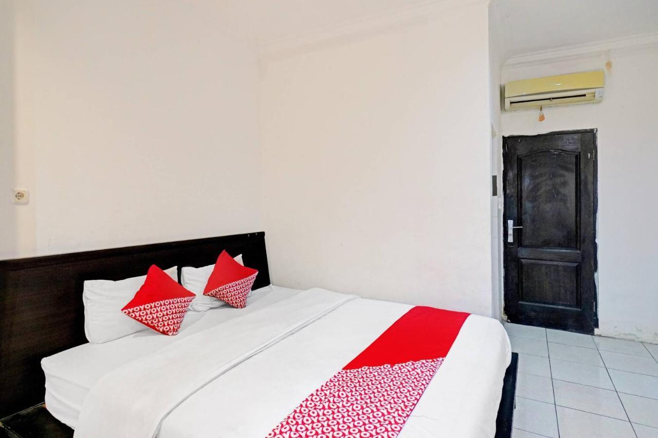 Oyo 90450 Sentra Inn Medan Luaran gambar