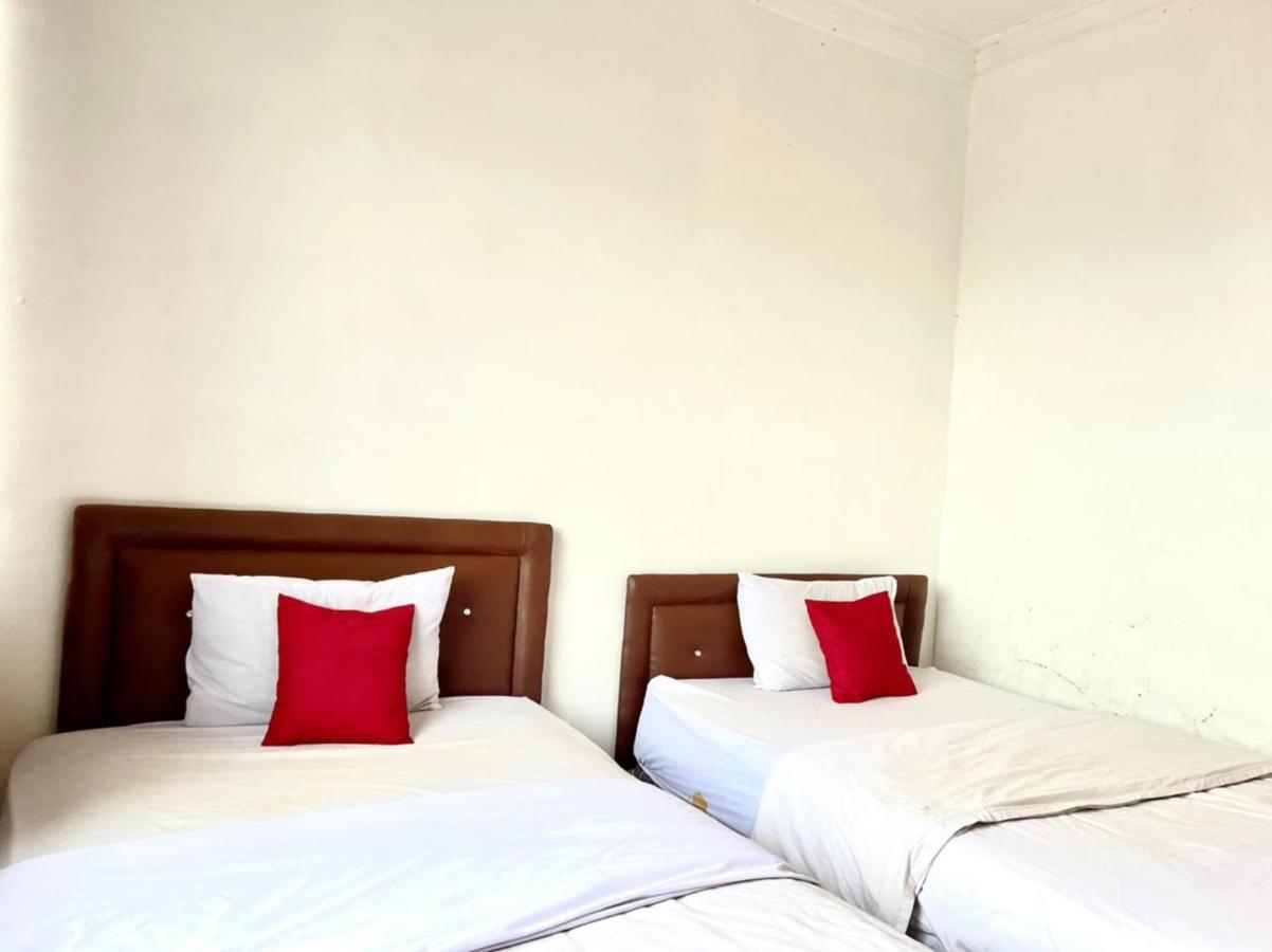 Oyo 90450 Sentra Inn Medan Luaran gambar